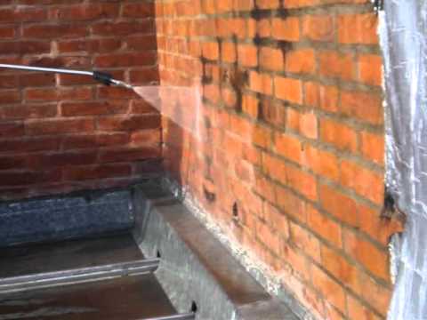 Hidrolimpieza de paredes de ladrillos vista con agua nebulizada ...