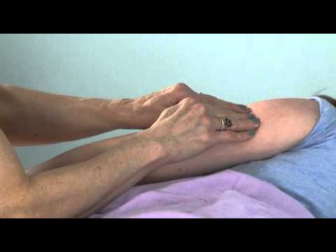 elaine-stillerman-demonstrates-treating-carpal-tunnel-syndrome-during-pregnancy-and-post-partum