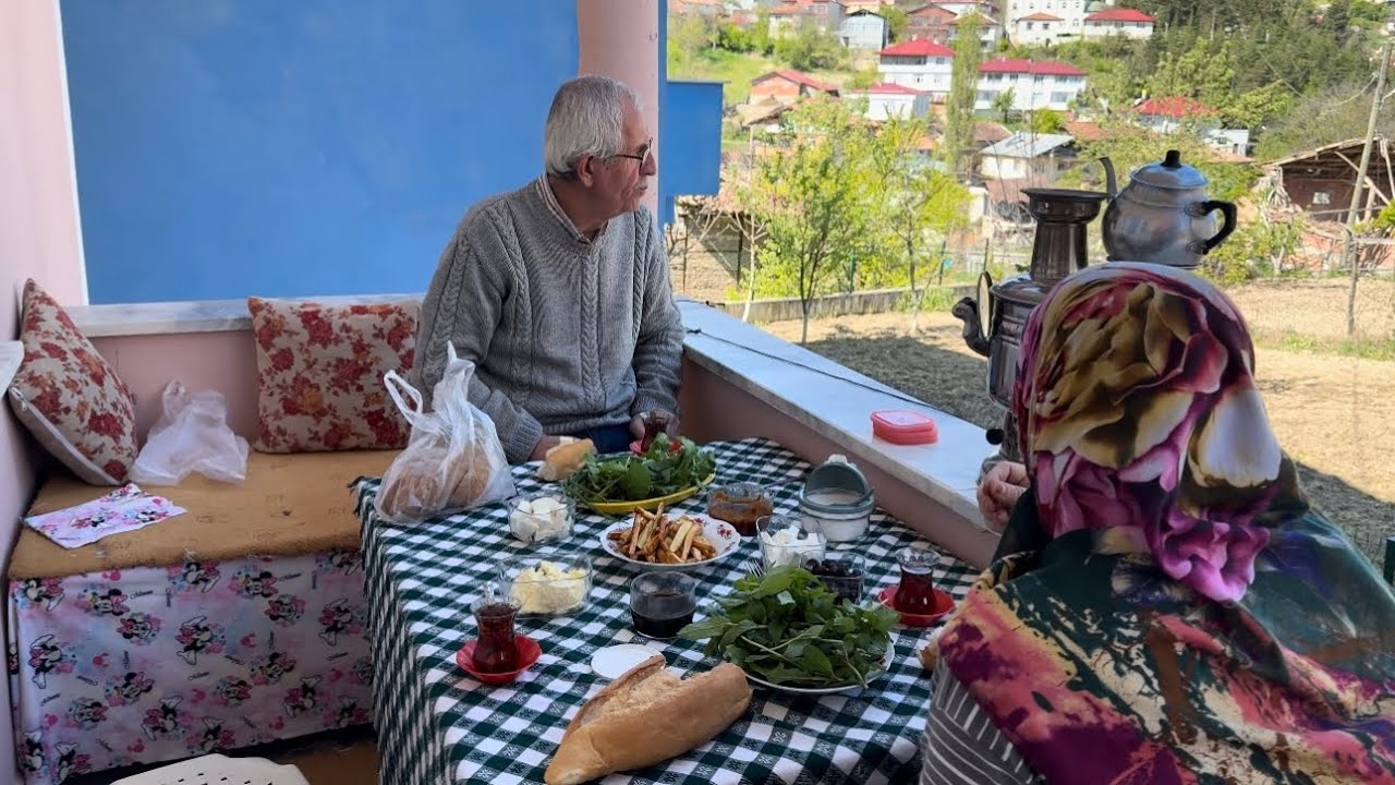 Köy hayatında tere soğan tarlada kızılca toplaması bahçeye patates dikimi kahvaltı akşam yemeği