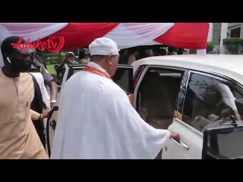 Chief Igbinedion Arrives In Style In Rolls-Royce Phantom As He Celebrates 86th Birthday