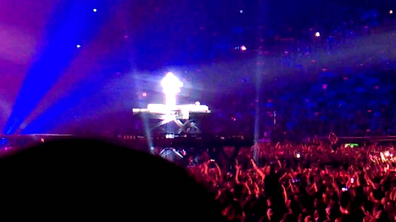 AC/DC - Let there be rock live Arnhem 05-05-2015 - YouTube