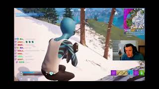 Kurt0411 actually playing like a pro gamer in an intense Fortnite game