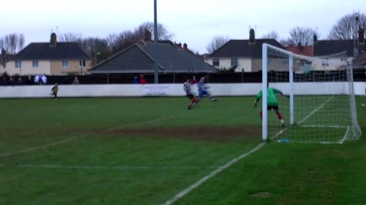 Lowestoft Town FC vs Tooting & Mitcham United FC 2010/11