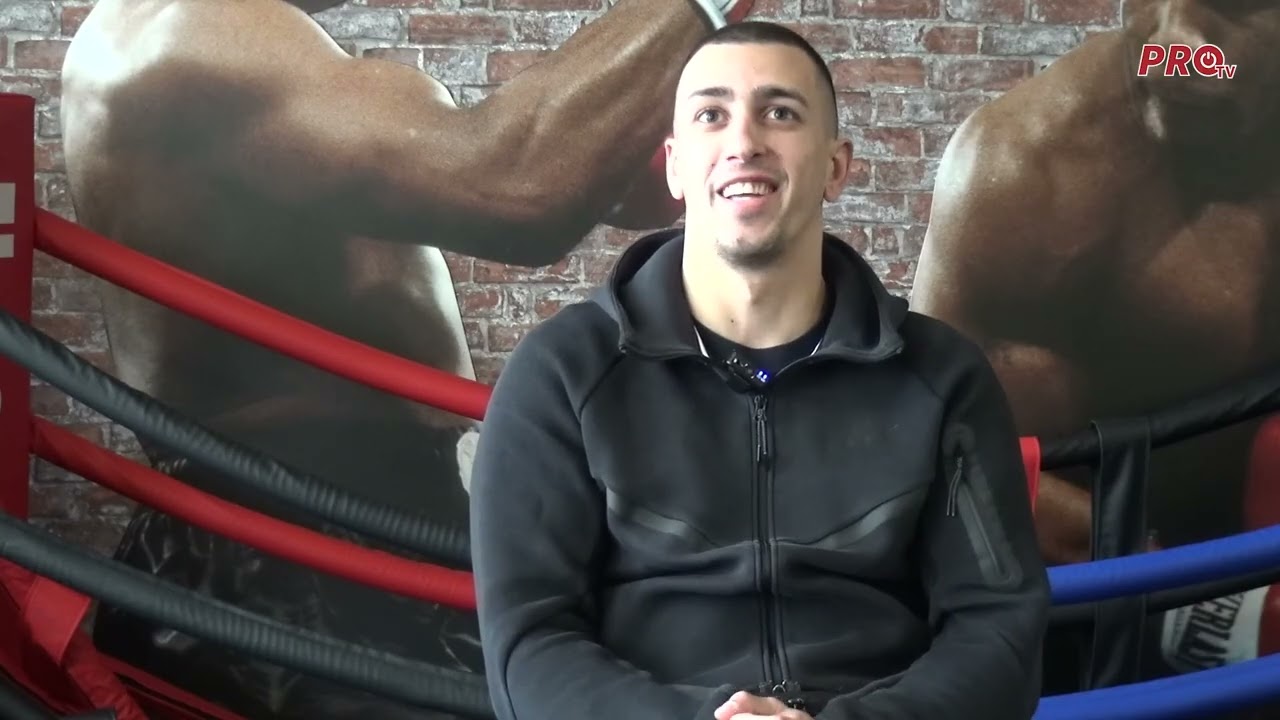 UPOZNAJTE SKROMNOG ŠIROKOBRIJEŽANINA KOJI PRED DOMAĆOM PUBLIKOM BRANI WBF TITULU