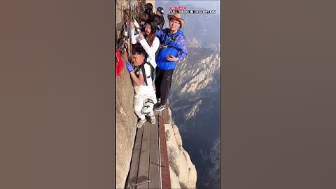 Mountain Climbing Gone Wrong #shorts Mount Huangshan #ytshorts