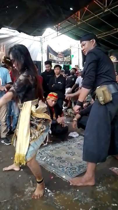 TIGA PAWANG ICON'NYA PUTRI SEKAR SARASWATI #kudalumping #jathilan #shortsvideo #jathilanklaten