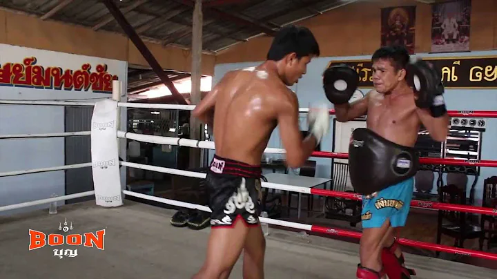 Yodkhunpon Sitmonchai, Muay Thai Training