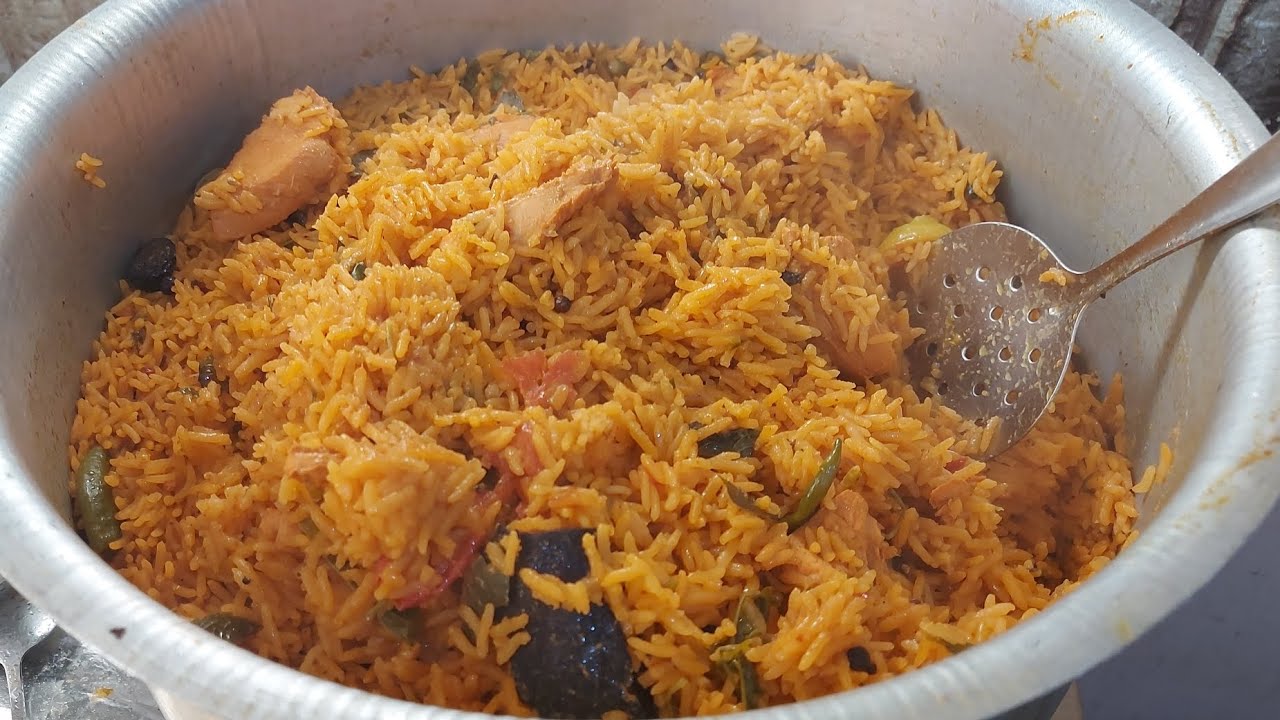 Chicken pilau biryani 3kg .Serve for 10 to 11 people. all home masala
