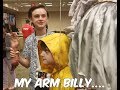 PENNYWISE GIVES THE REAL BILLY (BILL DENBROUGH) HIS BROTHER'S  ARM BACK IT 2017