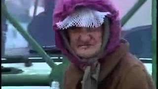 ПРИКОЛ, ФЕЙЛ, NEW 2015  Бабка на вокзале в Киеве кричит ПИДАРАСЫ РЖАЧНО ППЦ