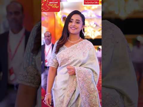 Award Show Red Carpet! #sanjanaburli #awardshows #redcarpetlook ✨♥️