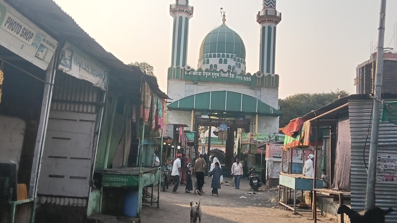 ಆತ್ಮೀಯರೆಲ್ಲರಿಗೂ ನನ್ನ ನಮಸ್ಕಾರಗಳು.. ಹೊಸ ವರ್ಷದ ಹಾರ್ದಿಕ ಶುಭಾಶಯಗಳು 💐🙏🫰 ಹೈದ್ರಾ ಖಜನ್ ದರ್ಗಾ ನೋಡಿ ಫ್ರೆಂಡ್ಸ್ 🙏