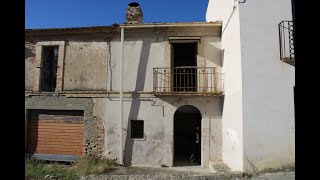 1900s town house with 500sqm of garden and outbuilding, with mountain views 16km to the beach