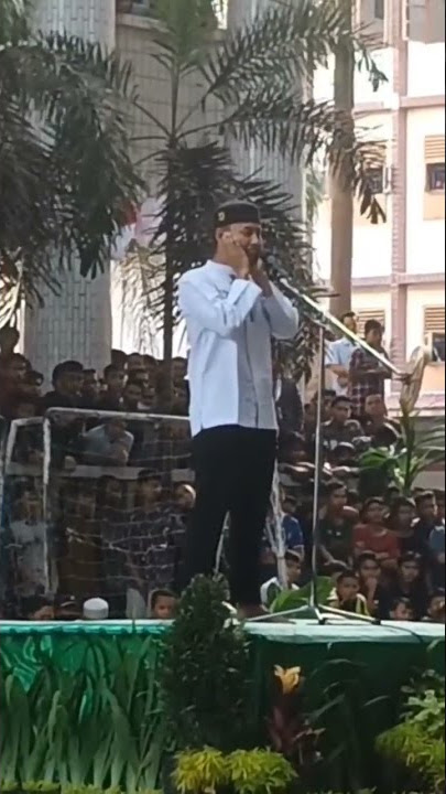 finalis lomba adzan Ponpes Wali Barokah : Mas Yulianto santri kelompok ukp putra.