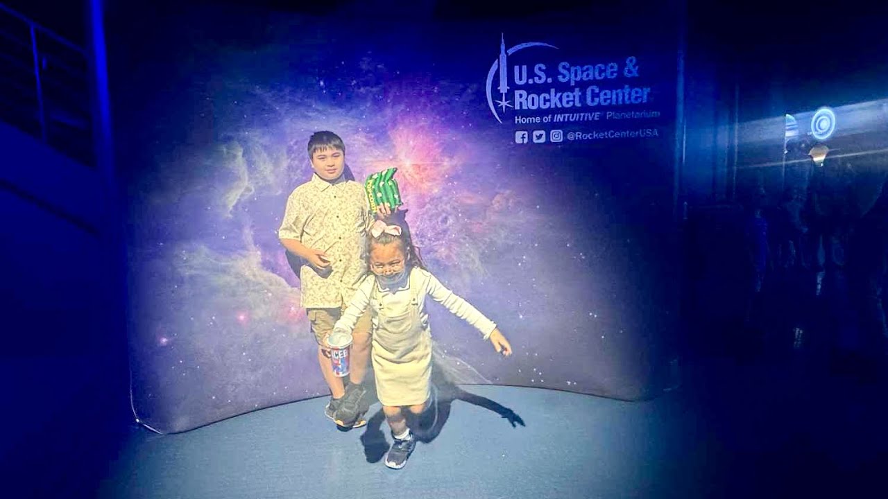 Посещение Космического и ракетного центра США в Хантсвилле, штат Алабама