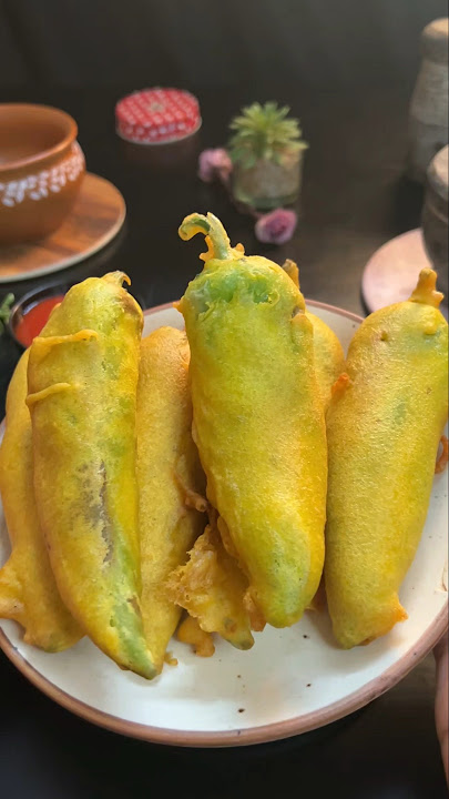 Barish ka Mausam ⛈️☔️Aur Michi ka VADA 🌶💕 #vada #vadarecipe #vadarecipes #snack #snackideas #snacks
