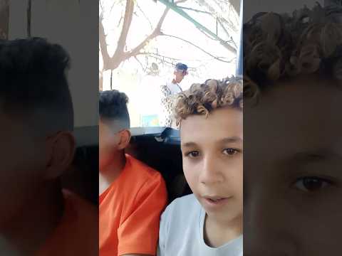طول ما الدنيا دي بينا بتلف احنا هنفضل كتف في كتف