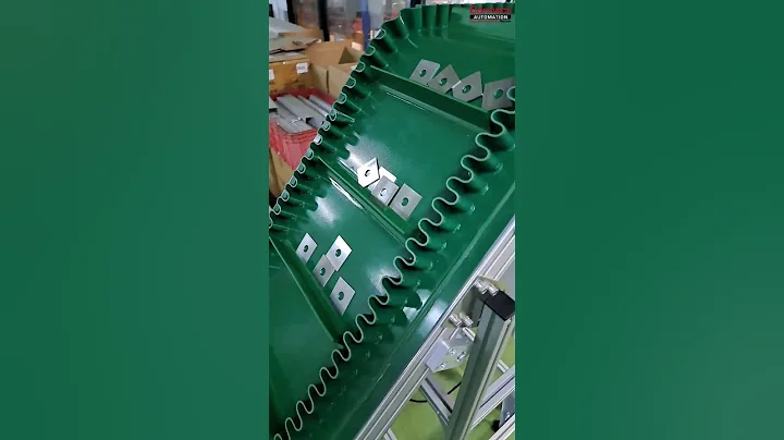 Belt Conveyor CV 80 Z Incline + Side Wall + Cleat