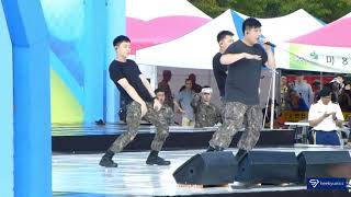 How Do Soldiers In The Army Fanboys Over Super Junior ?