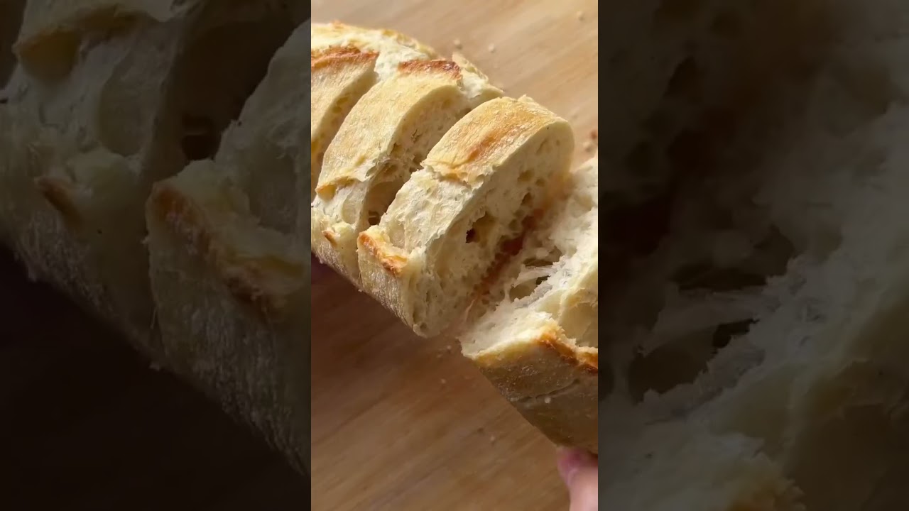 Melted brie and honey garlic butter pull-apart bread 🧀✨🥖