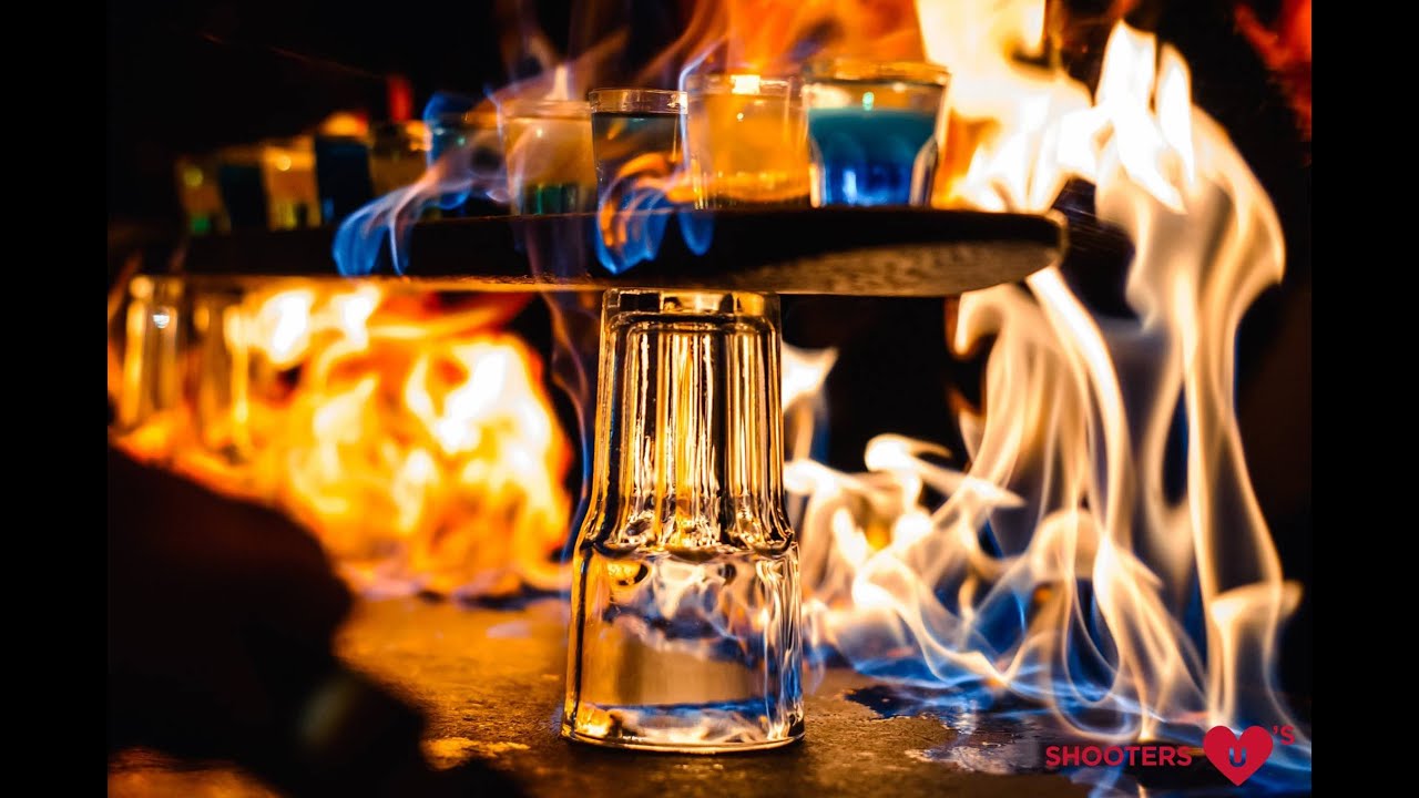 Бармен шоу Shooters. Bartender show Shooters.