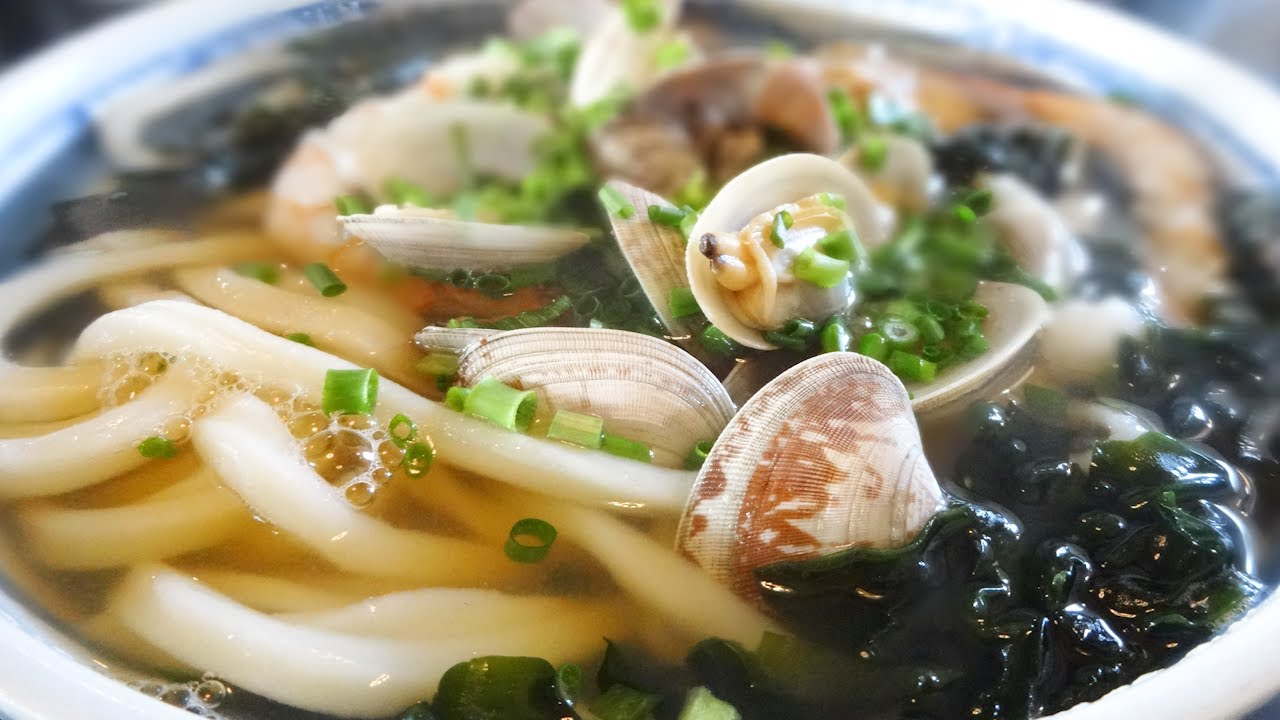 讃岐うどん Extra-large portions! Exquisite udon in a port town with a rich