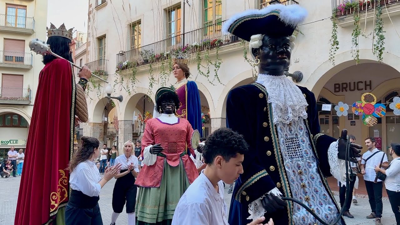 Tomb dels Nans i els Gegants de la Ciutat vigília de Corpus, Plaça del Blat (Corpus Valls 2023)