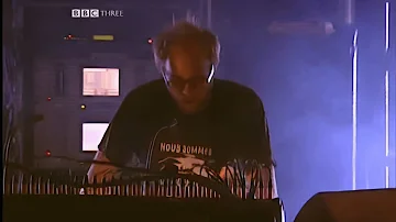 [4k] The Chemical Brothers - Live @ Glastonbury 2004