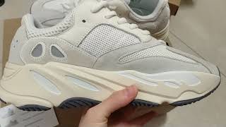 Yeezy Boost 700 Eg7596