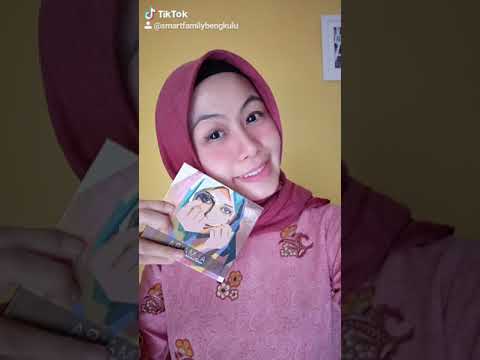 cantik berseri dengan hijab savra dan make up Almaira