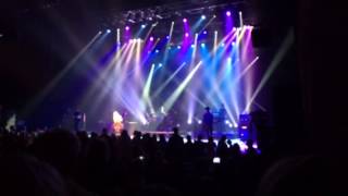 Avril Lavigne & Chad Kroeger - Let Me Go live at Foxwoods 6