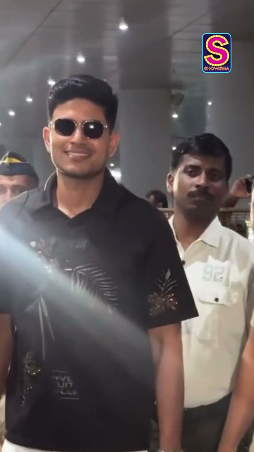 Nothing Shines Brighter Than A Champion’s Smile: Shubman Gill Poses For Paps | N18S | #shortvideos