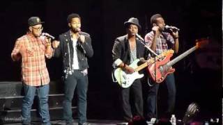 Bruno Mars - Marry you (with intro acapella) @ Zénith Nantes 21.10.11 chords