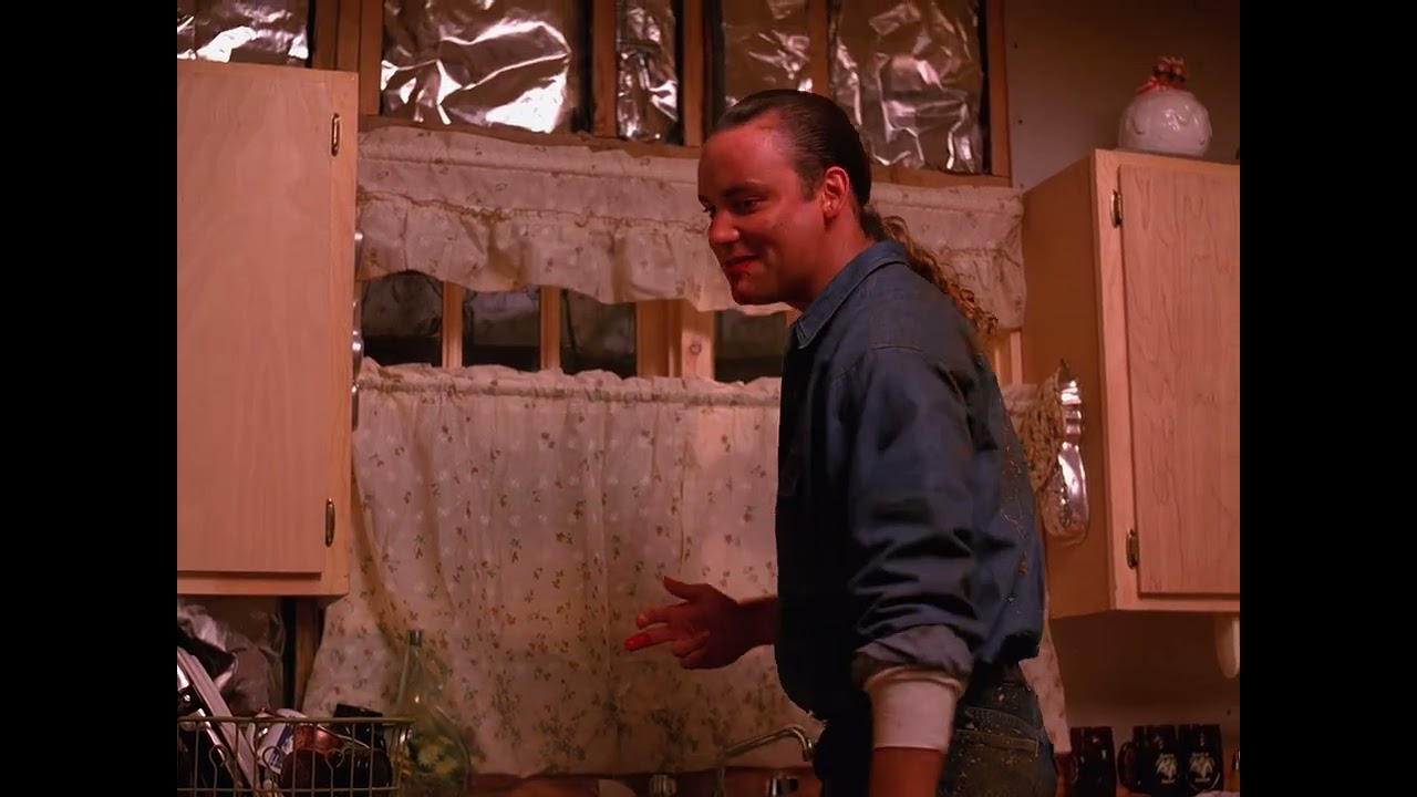 Twin Peaks - Shelly deals with Leo (4K)