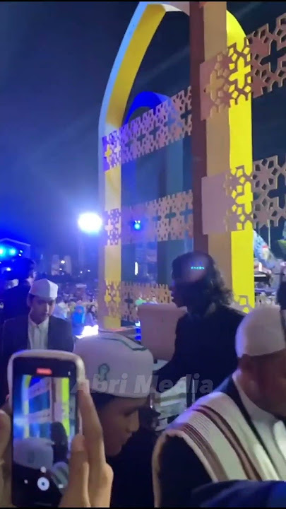 GUS AZMI & ACA DI ATAS PANGGUNG MAU PULANG #gusazmi #bedapanggung