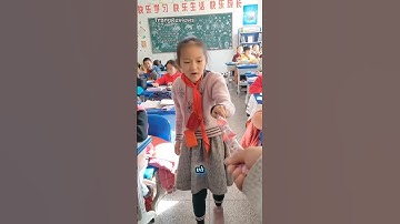 Cô giáo thưởng cả lớp món quà bất ngờ #shorts