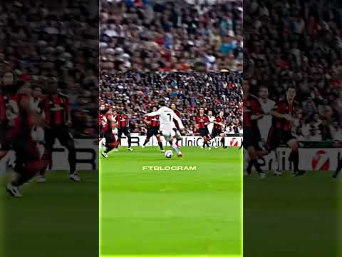 Ronaldinho hunting down Ronaldo 🥶 #shorts
