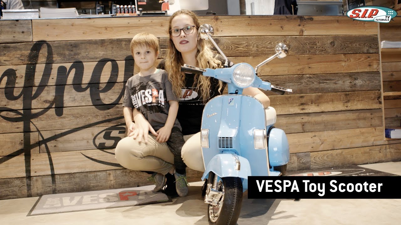 Scooter enfant Vespa PX électrique 12V L 1010 mm l 690 mm H 900 mm blanc  avec batterie 1 niveau de vitesse (2 km/h)/interrupteur marche  avant-arrêt-marche arrière