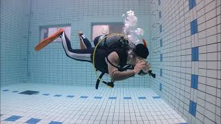 大阪 天王寺 スキューバダイビングライセンス　オープンウォーターダイバーコース　マスククリア／マスク脱着