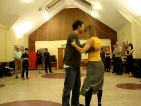 Tango in UK (Warwick, Coventry) Maria Solero y Santiago Jaunsolo.wmv