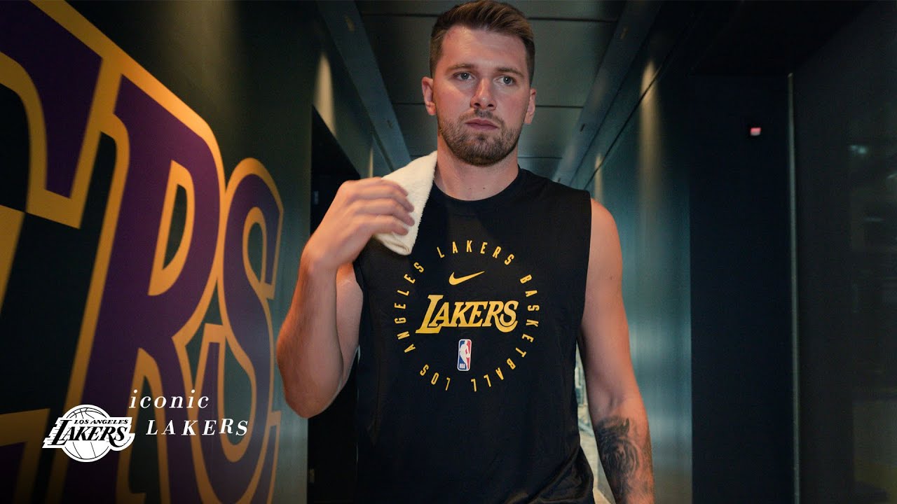 Los Angeles Lakers — Los Angeles Lakers — Iconic Moments (YouTube video ad)