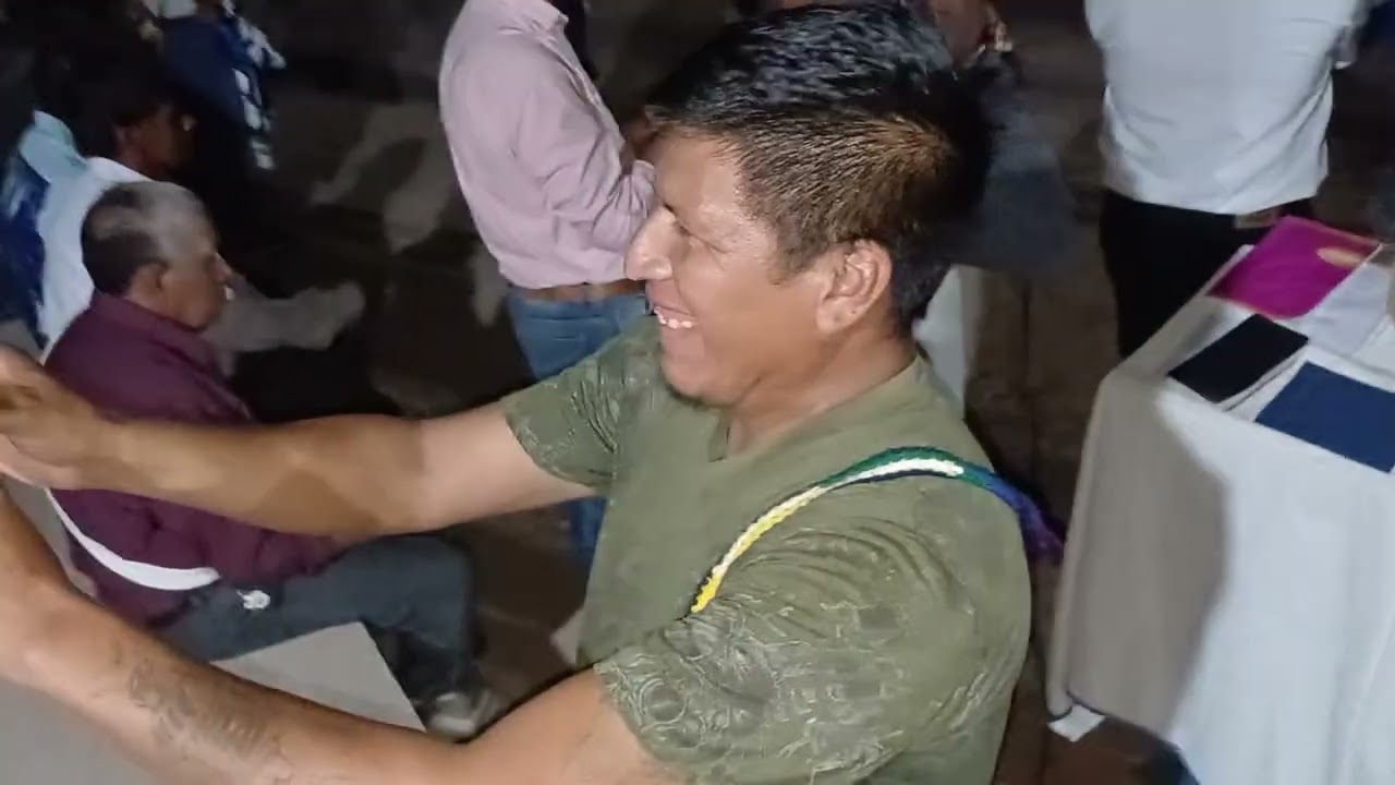 Luz De Eden En Vivo Cantando Ofrenda I.V.C Qóm Pastor: Esteba Romeros Miraflores Chaco