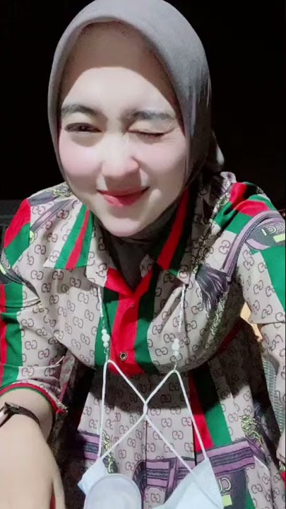 tiktok jilbab ketat gunung gede cantik goyangan nya