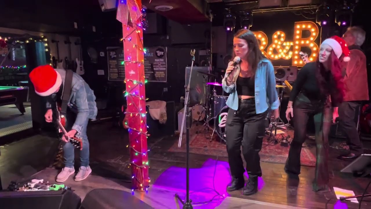 5-Gina & Johnny featuring Emily Schulte/“Whole Lotta Love” at The Belle & The Bear 