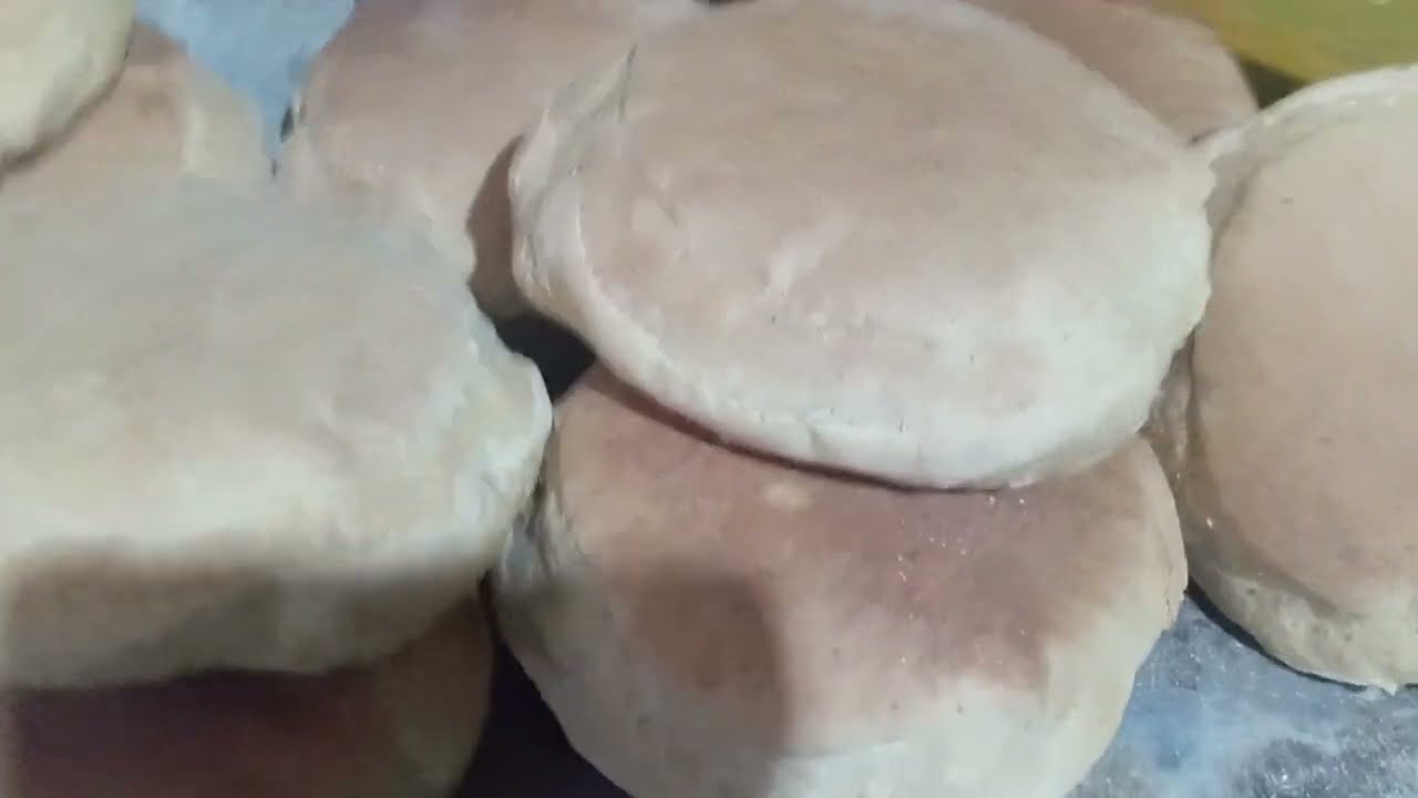 العيش الصيفي وعاجنه العيش