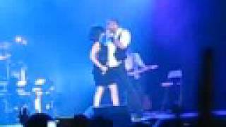 Virginia y Chipper - Fever (Fiebre) - Concierto OT 2008 - Palma Arena (Mallorca)