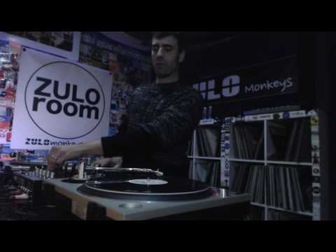 Pilas (Zulo Room)