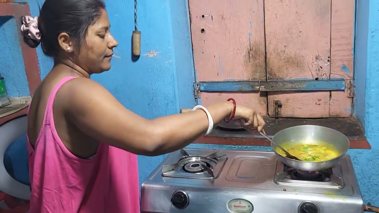 আজ রাতের মেনু: নিরামিষ আলু ছোলার ডালনা ও দুধ রুটি 😋