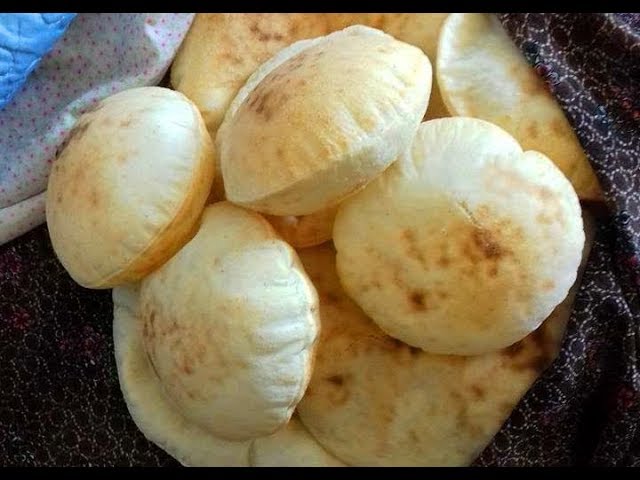 طريقة الخبز العربي اللبناني .. سر الوصفة الصحيحة - YouTube