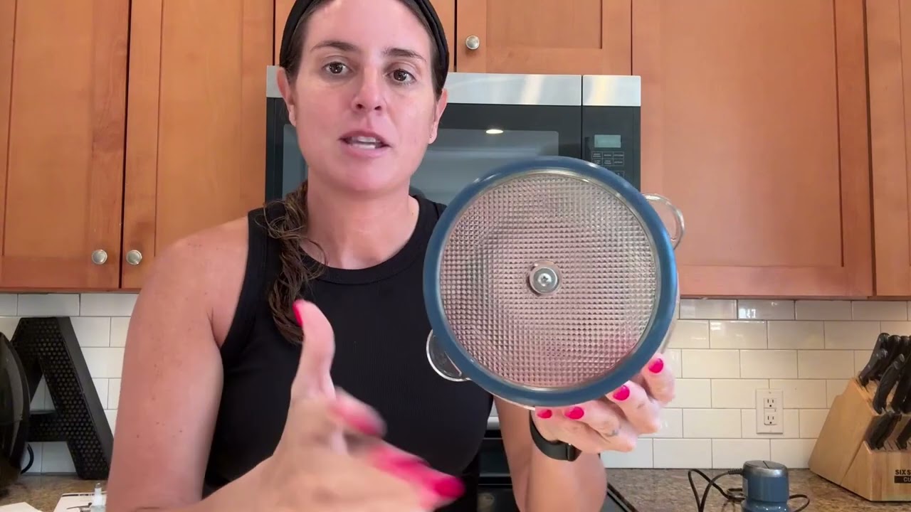 Christie here with a real look at the La Reveuse 7-Cup Food Chopper!